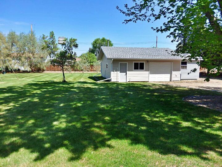 Property Photo:  5922 52 Avenue  AB T9X 1X3 