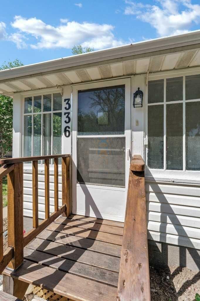 Property Photo:  336 7 Street SE  AB T1A 1J7 