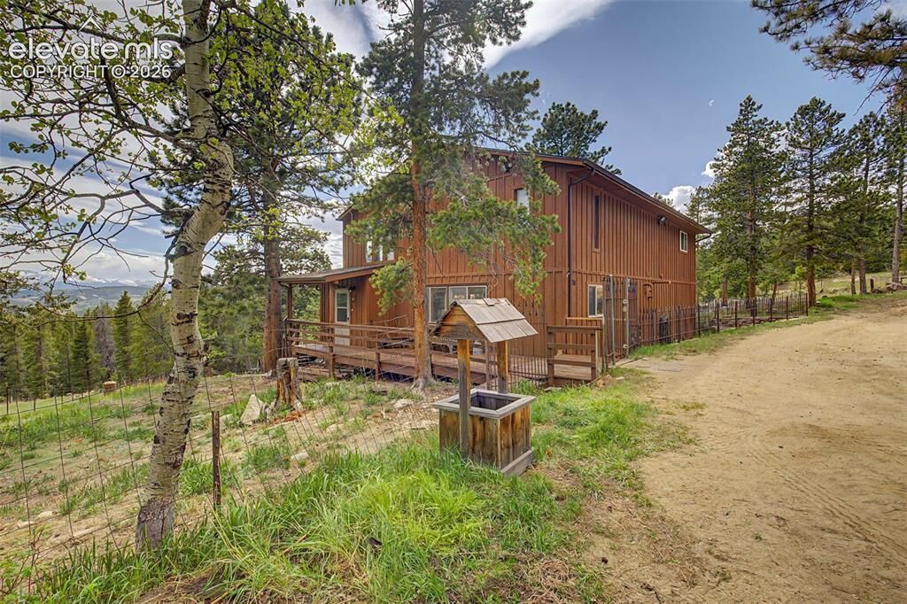 Property Photo: 26 Howe Court CO 80422