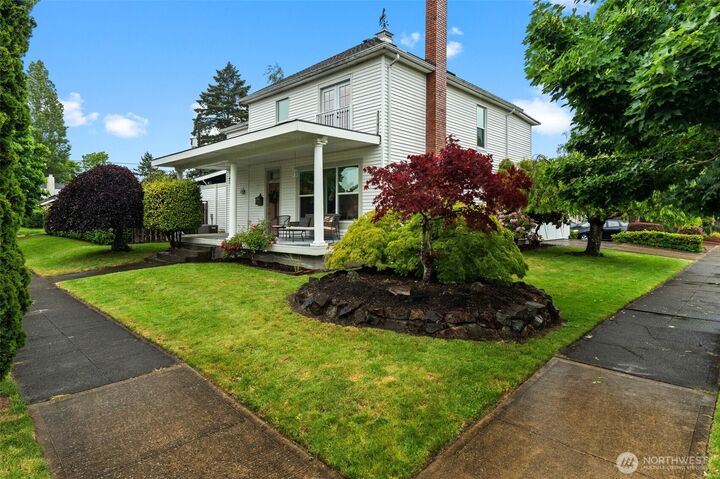 Property Photo:  801 N Junett St  WA 98406 