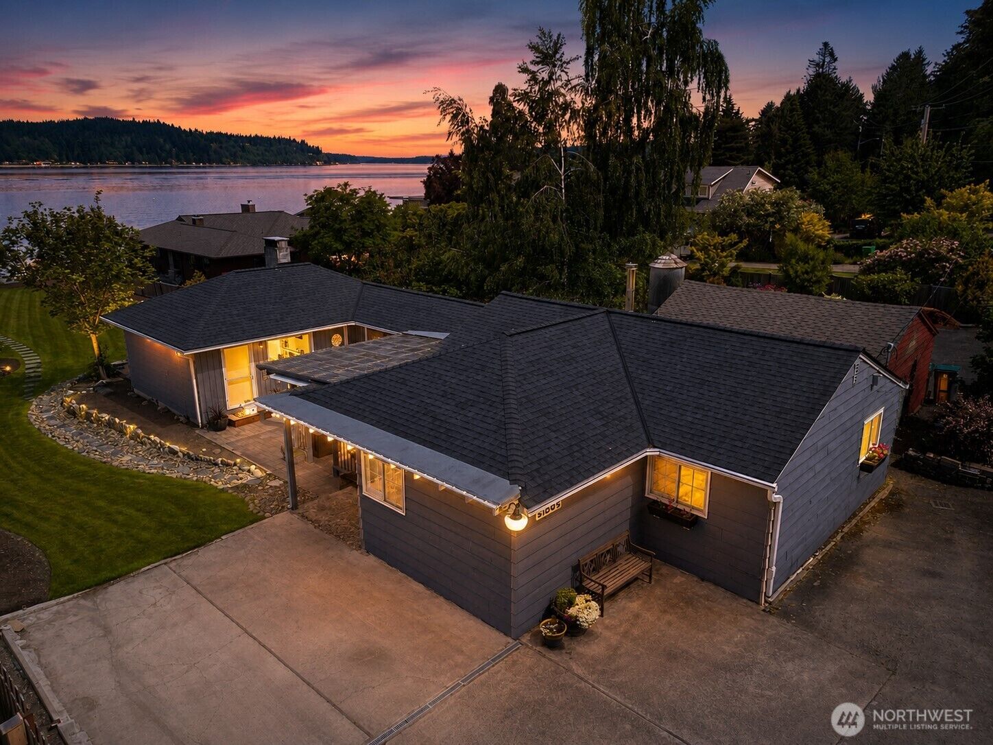 Property Photo:  3262  Beach Drive E  WA 98366 