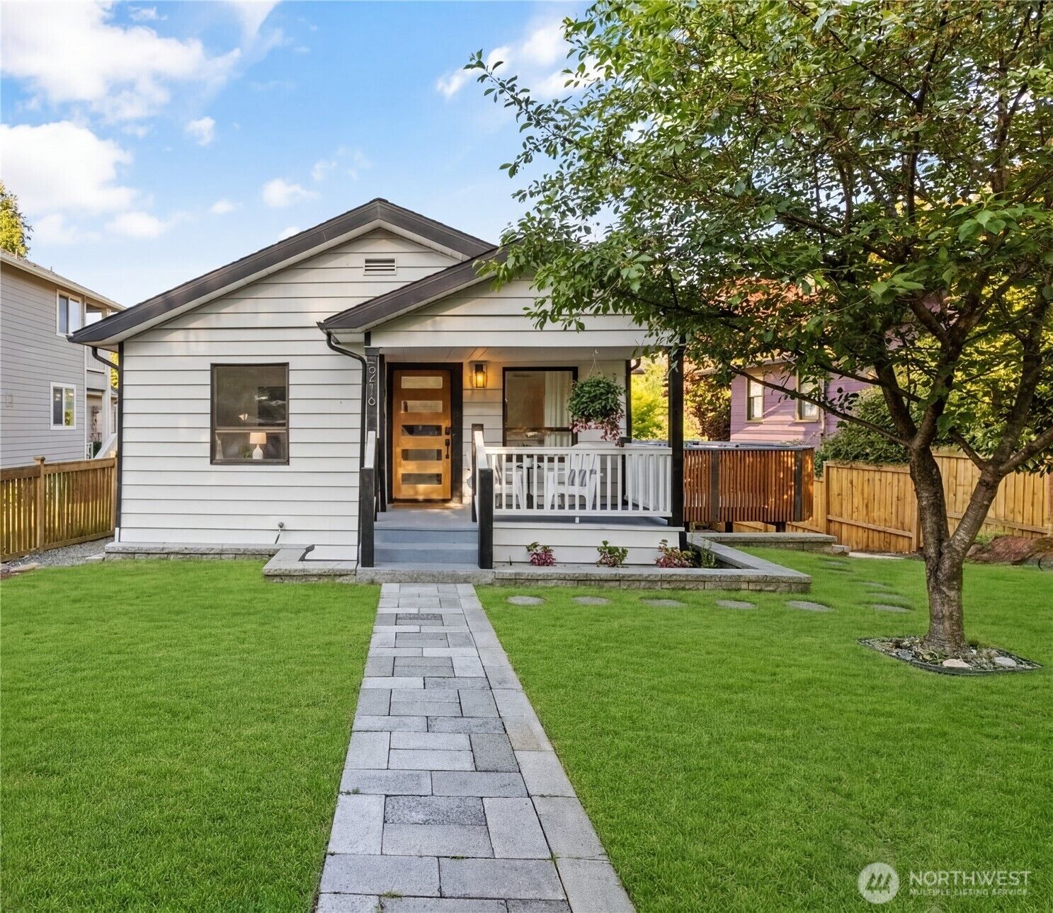 Property Photo: 5216 40th Avenue SW WA 98136