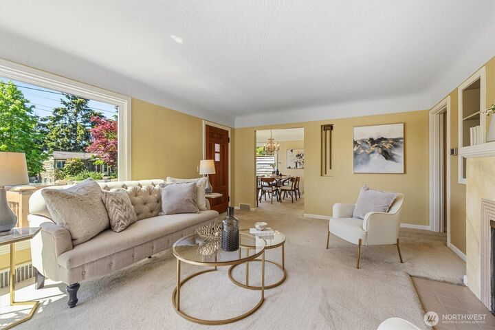 Property Photo: 912 N 90th Street WA 98103