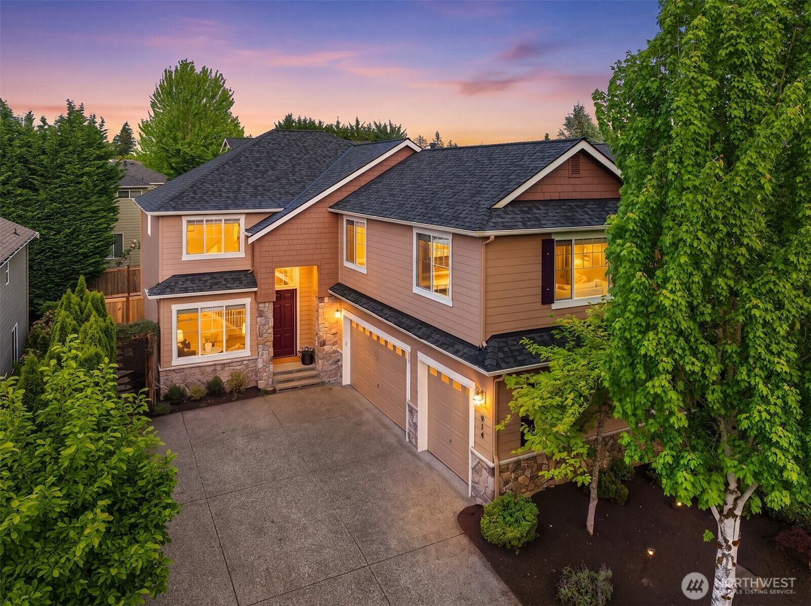 Property Photo: 914 272nd Place SE WA 98075