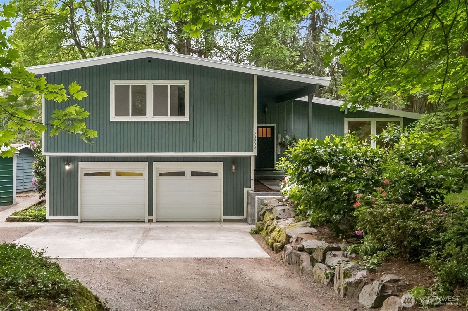Property Photo:  23908 SE 168 Street  WA 98027 