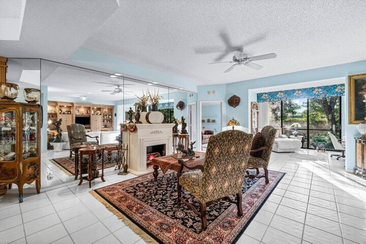 Property Photo: 11706 Briarwood Circle 1 FL 33437