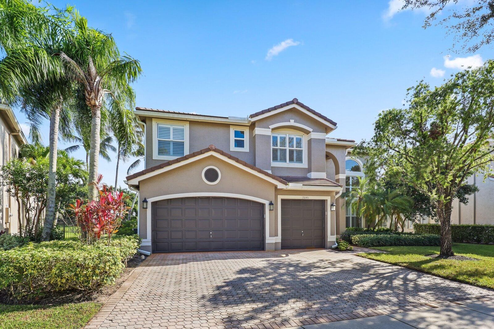 Property Photo:  19245 Skyridge Circle  FL 33498 