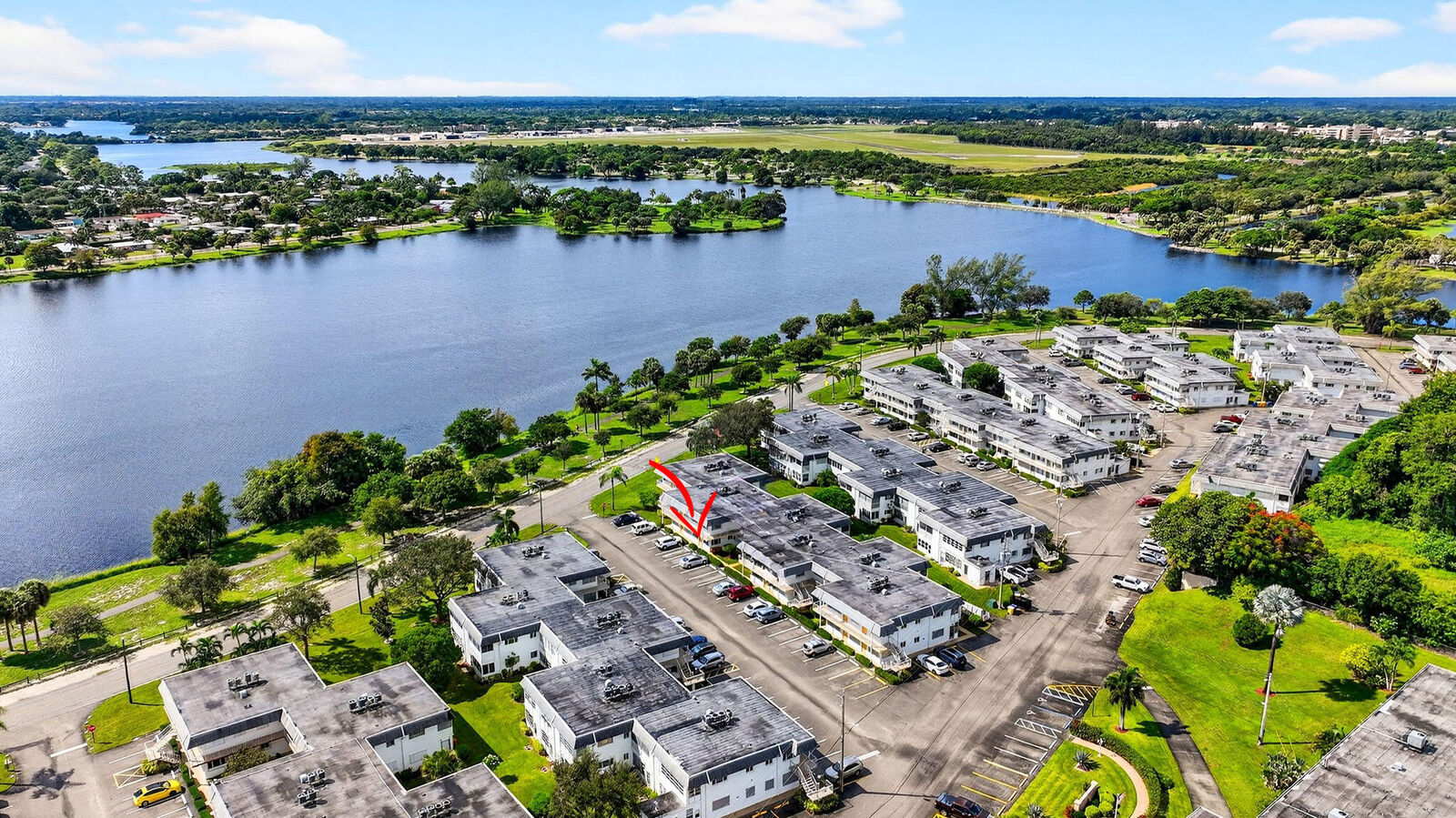 Property Photo: 3240 Lake Osborne Drive Apt 104 FL 33461