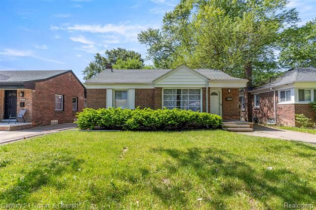 Property Photo:  26431 Stollman Drive  MI 48141 