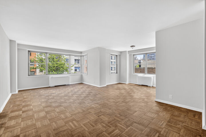 Property Photo:  200 E 74th Street 5B  NY 10021 