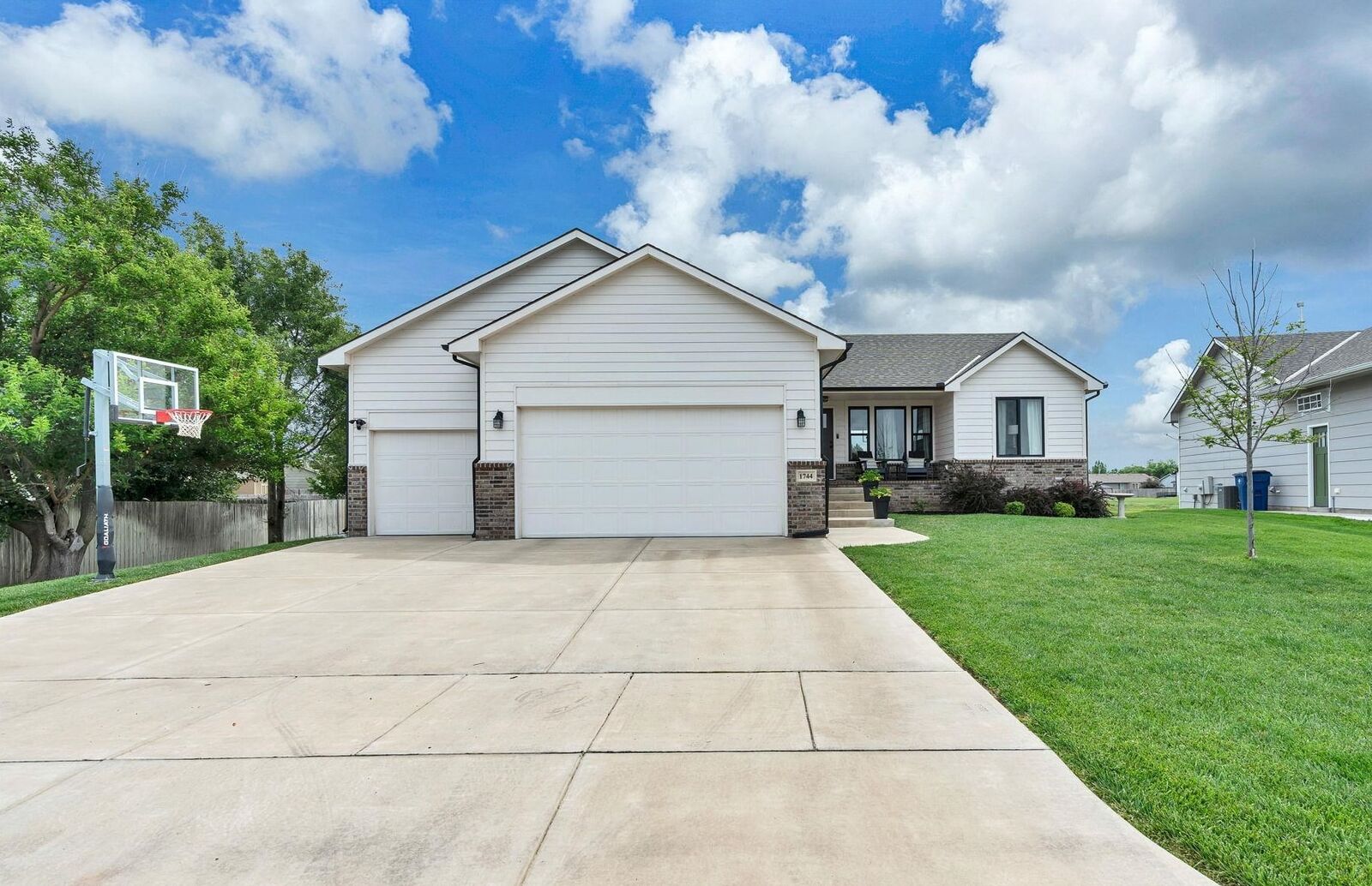 Property Photo: 1744 N Kap St KS 67235