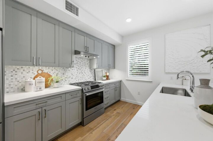 Property Photo: 400 El Camino Real 202 CA 94002