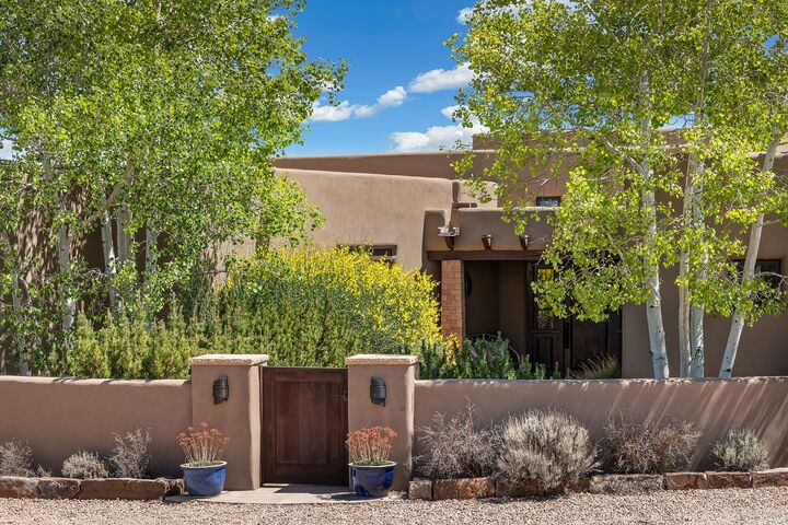 Property Photo:  11 Paintbrush Circle  NM 87506 