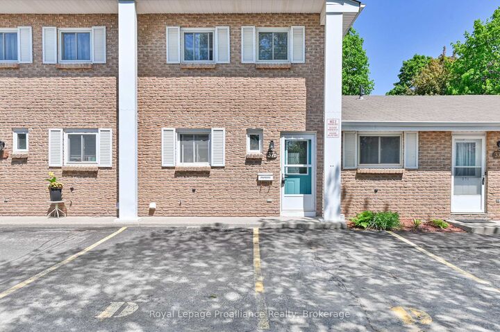 37 Young Street D — photo 1