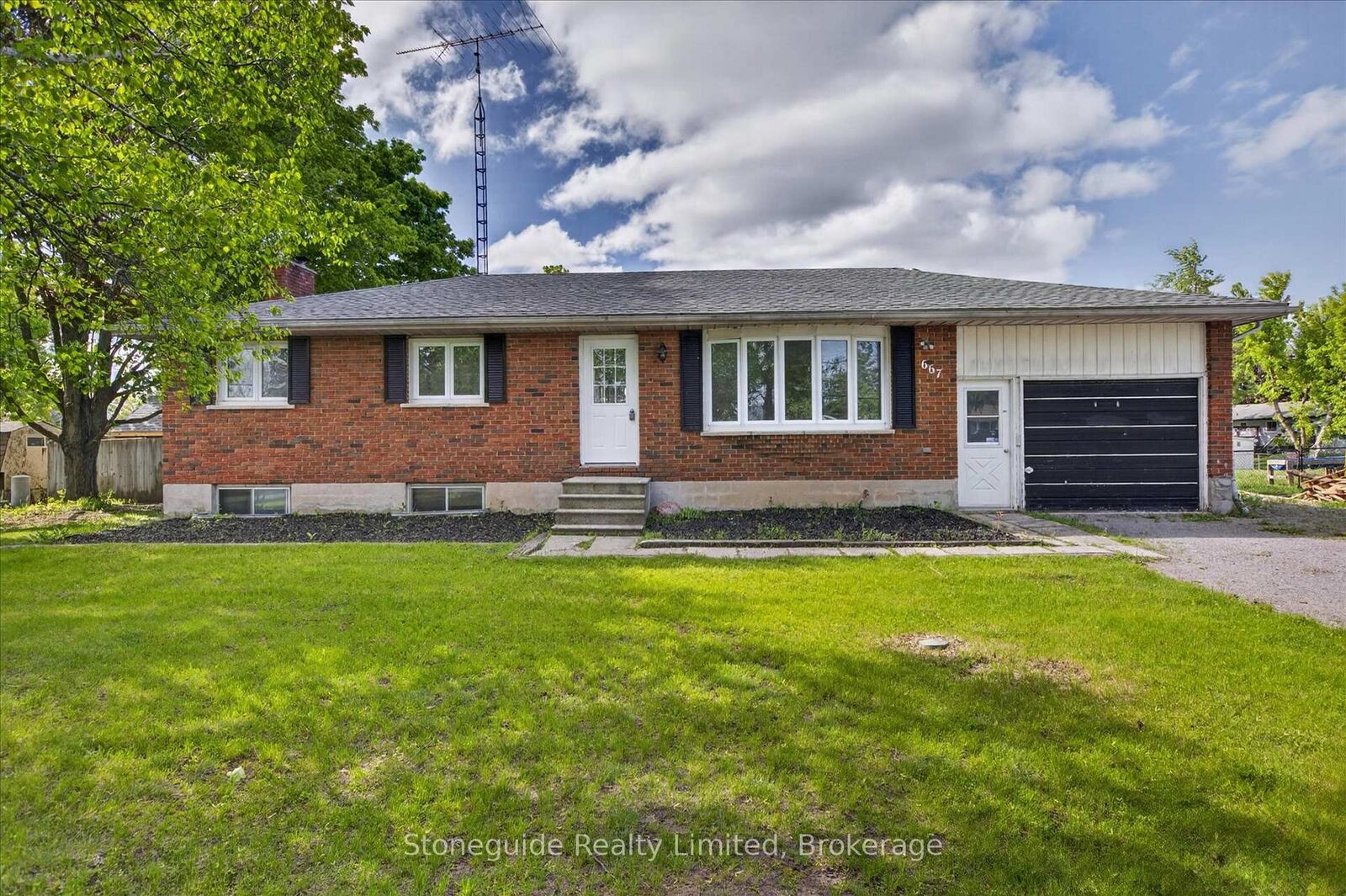 Property Photo: 667 Skyline Road ON K0L 1T0