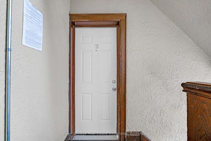 Property Photo: 2 Vineland Avenue 15 ON L8M 1R4