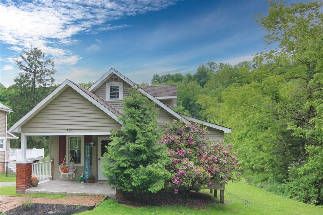 Property Photo: 695 Milltown Rd PA 15068