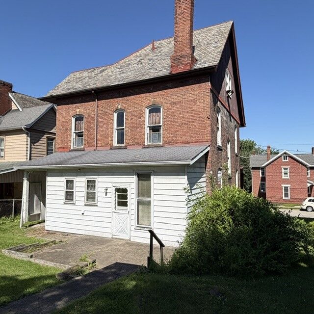 Property Photo: 17 Eagle Street PA 15666