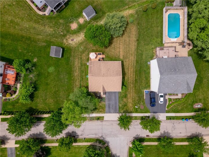 Property Photo: 117 Carlye Dr PA 16066
