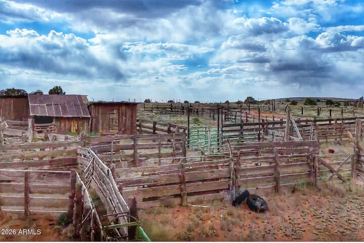 Property Photo:  100 S Duck Lake Road -  AZ 85928 