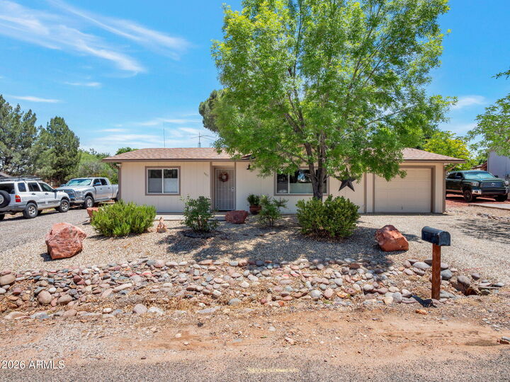 Property Photo: 4879 E Horseshoe Lane AZ 86326
