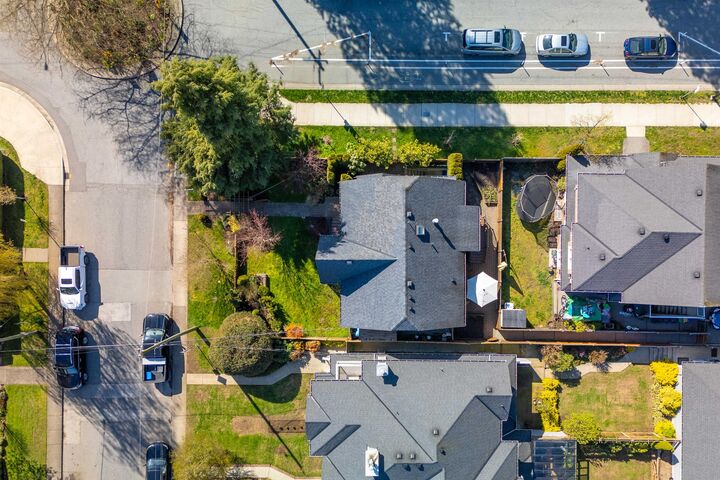Property Photo:  302 E 12th Street  BC V7L 2J9 