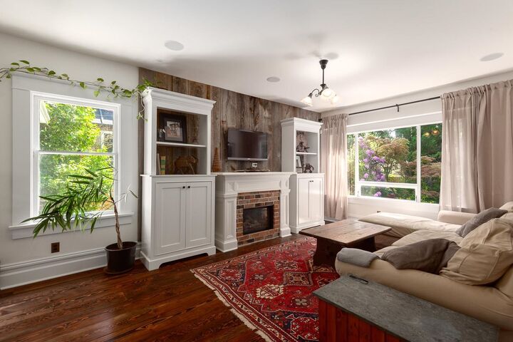 Property Photo:  1859 Napier Street  BC V5L 2N4 