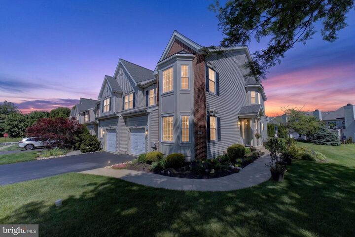 Property Photo:  106 Julian Drive E  PA 18974 