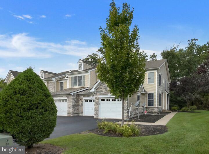 Property Photo:  22 Nestlewood Way  NJ 08540 
