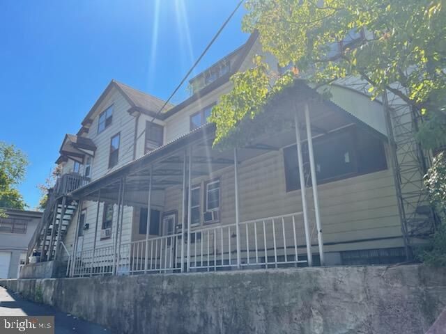 Property Photo:  105 Atlantic Street Apt F1  NJ 08302 