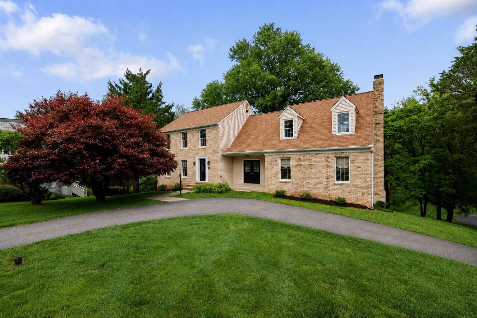 Property Photo:  9718 Locust Hill Drive  VA 22066 