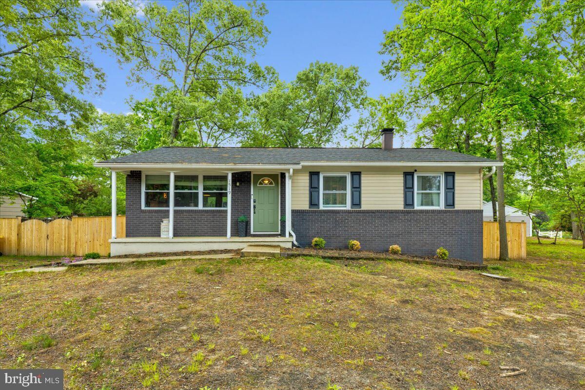 Property Photo:  1519 Manor View Road  MD 21035 