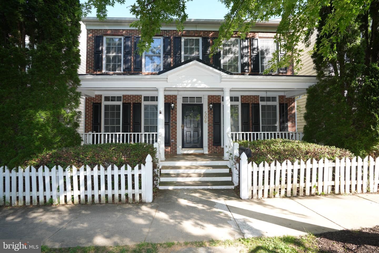 Property Photo:  506 Leaning Oak Street  MD 20878 