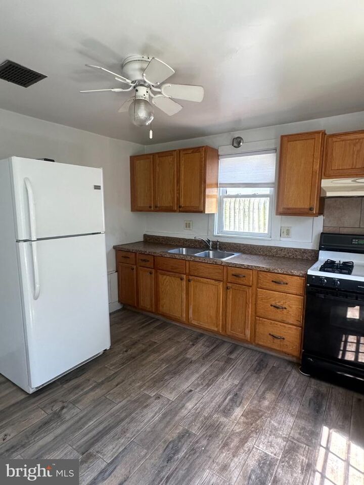 Property Photo: 122 S Chestnut Street PA 17078