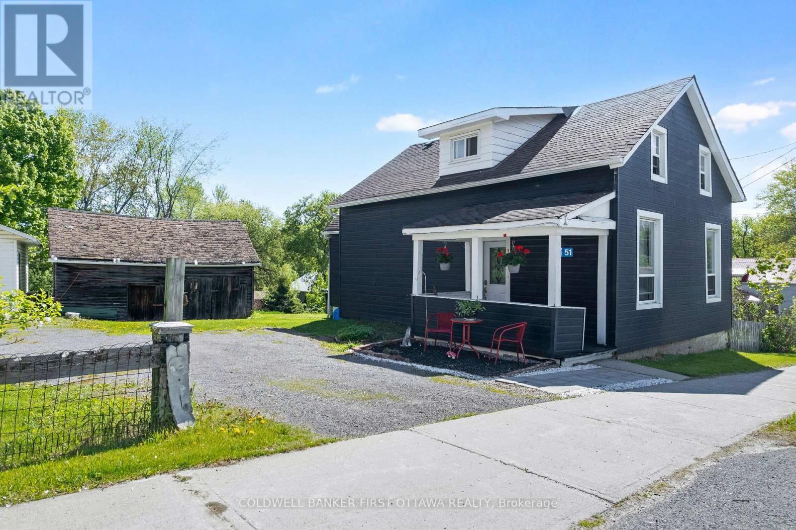 Property Photo:  51 George Street  ON K0G 1K0 
