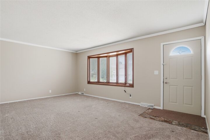 Property Photo:  806 29th St NW  IA 52405 