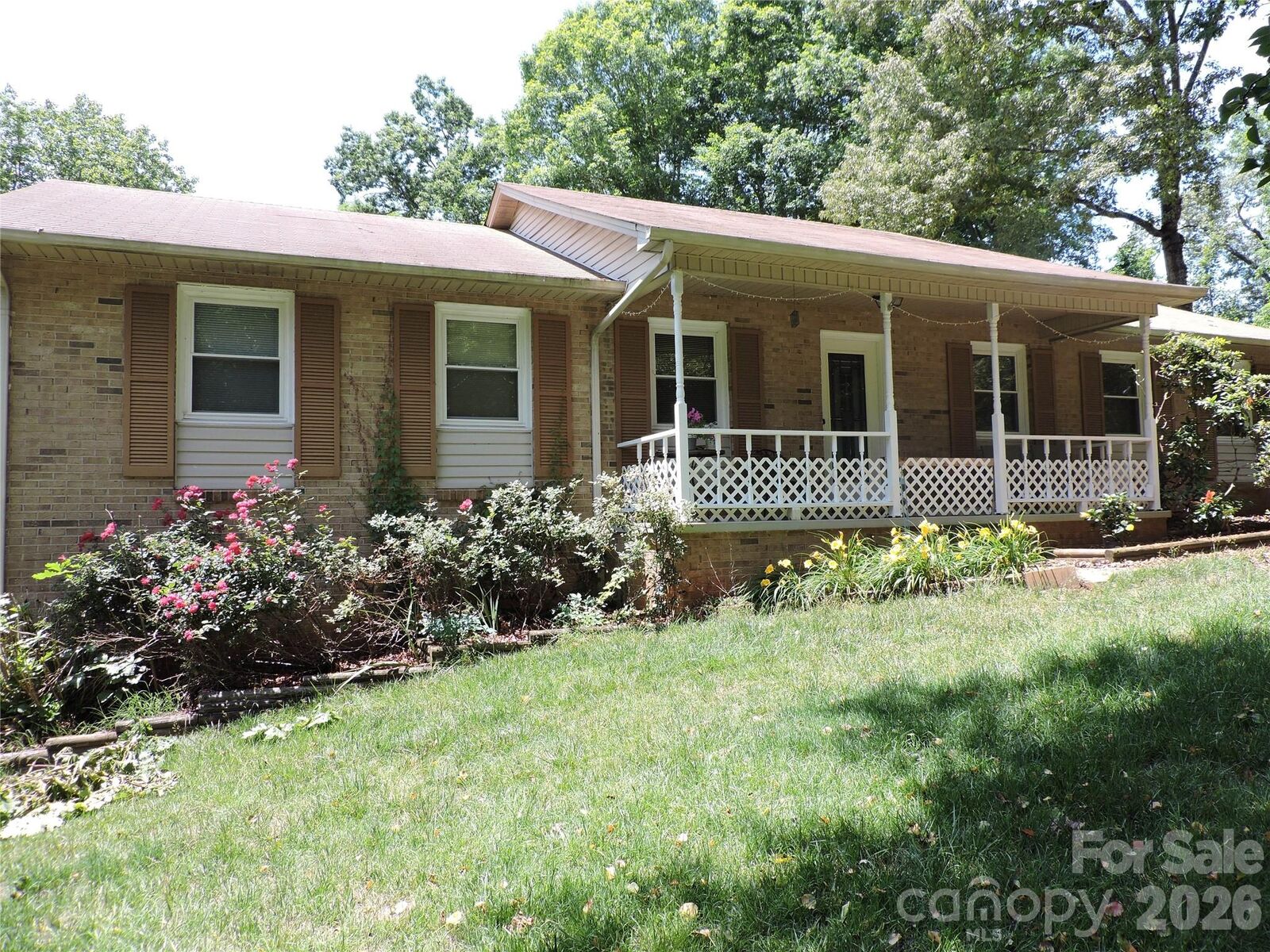Property Photo: 523 Boxwood Street NC 38638