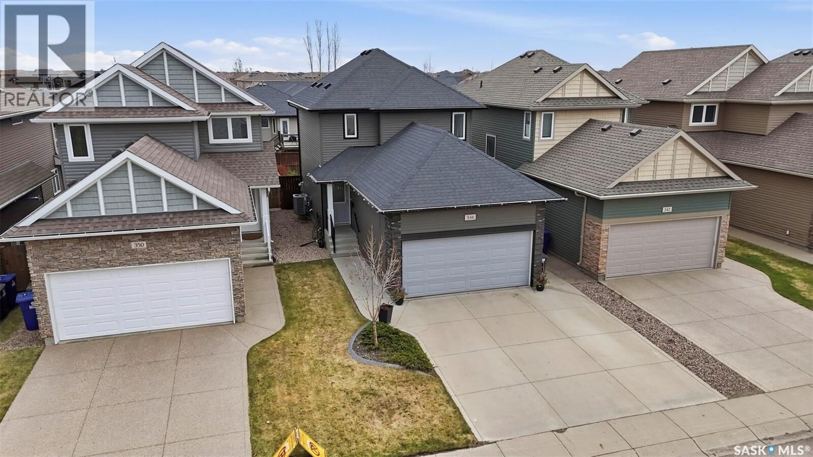 Property Photo: 346 Dickson Crescent SK S7T 0T8