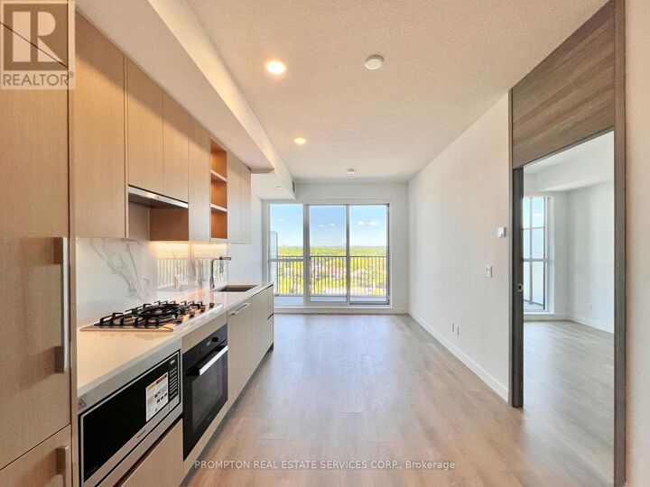 Property Photo: 68 Esther Shiner Boulevard 1008 ON M2K 0J6