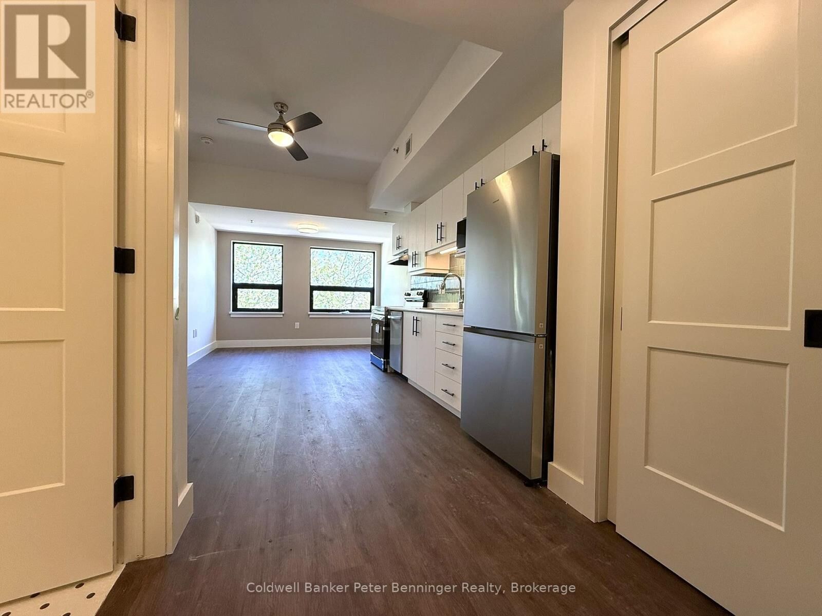 Property Photo:  604 South Queen Street South 302  ON N0G 2N0 