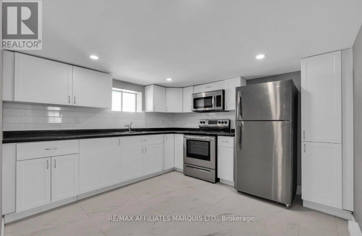 Property Photo:  127 New Street  ON K6H 3G1 