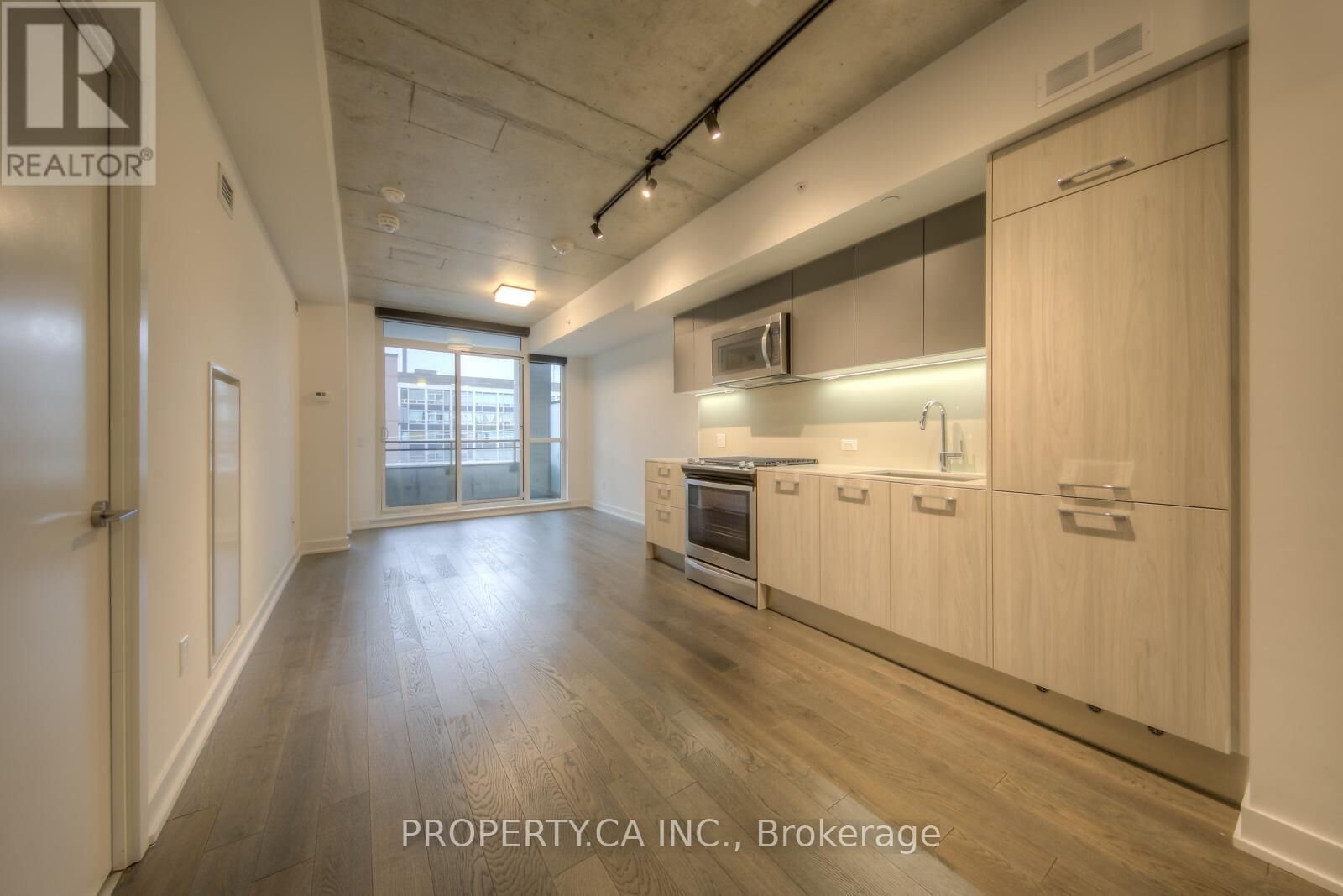 Property Photo: 665 Kingston Road 406 ON M4E 1R6