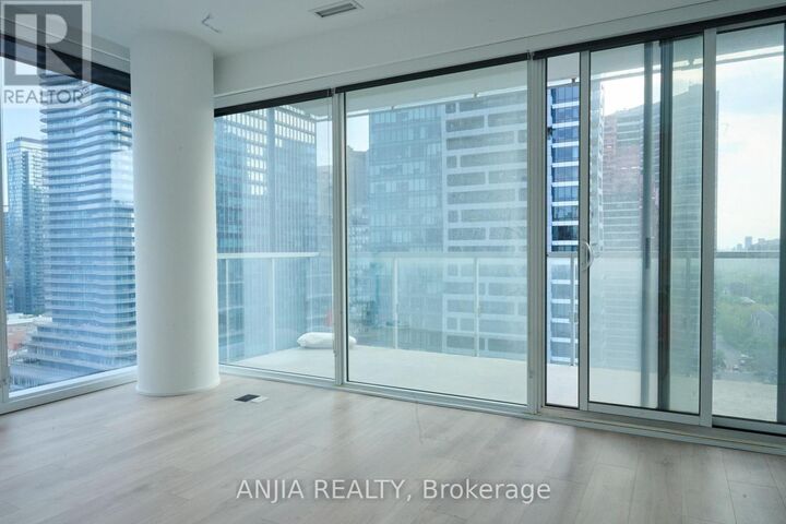 Property Photo:  3 Gloucester Street 1909  ON M4Y 0C6 