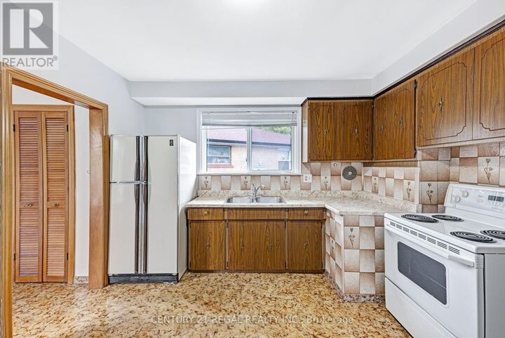 Property Photo: 79 Combermere Drive ON M3A 2W4
