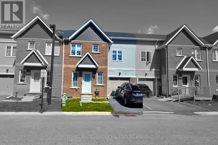 Photo de la propriété:  20 Waterleaf Trail  ON L3C 1T9 