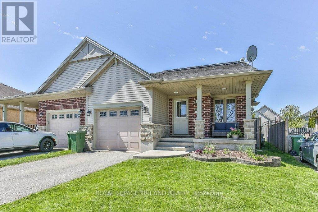 Property Photo:  14 Alderwood Court  ON N5P 0B2 