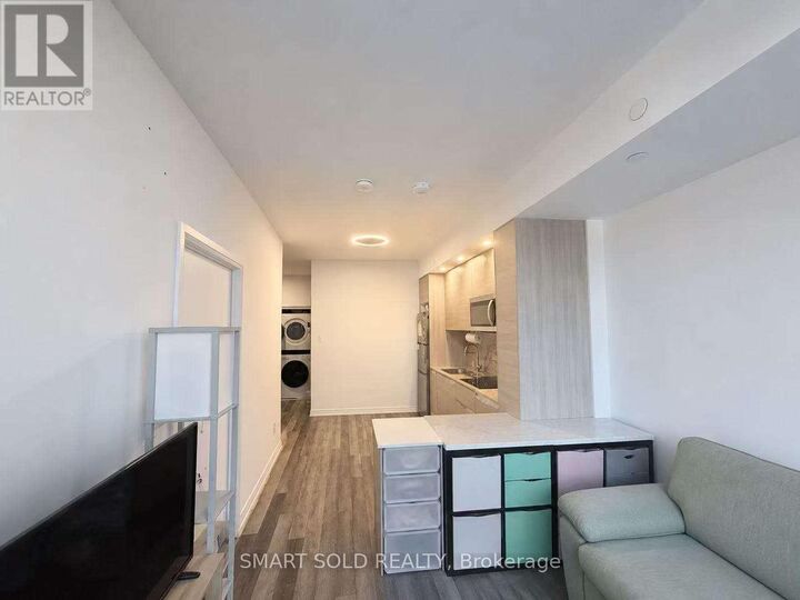 Property Photo: 75 Canterbury Place 1001 ON M2N 0L2