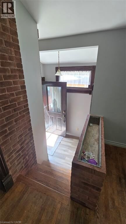 Property Photo:  545 Inkerman Street East 2  ON N4W 2N8 