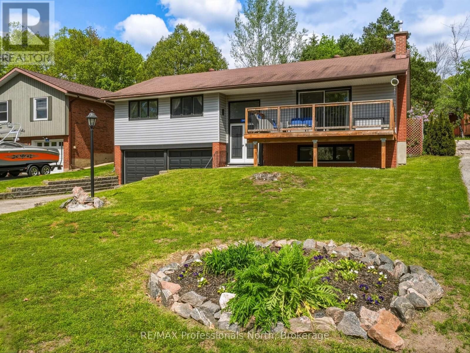 Property Photo:  240 Oriole Crescent  ON P1P 1C6 