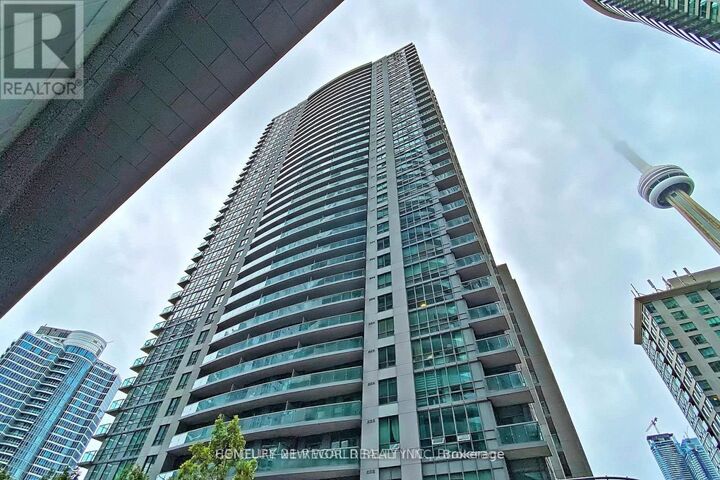 Property Photo: 19 Grand Trunk Crescent 2506 ON M5J 3A3